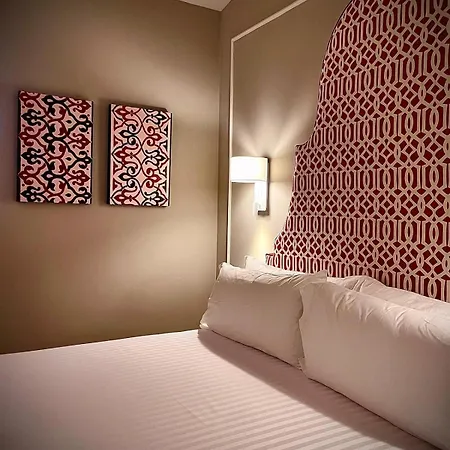 Puerta De La Ribera Centro 公寓式酒店 3*